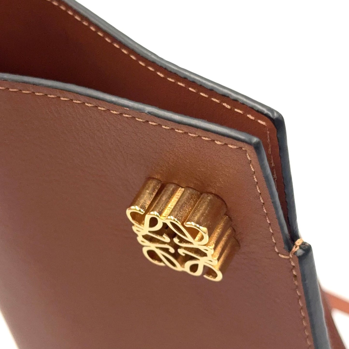 Loewe Dice Pocket Leather Brown Shoulder Bag Gold — view 6