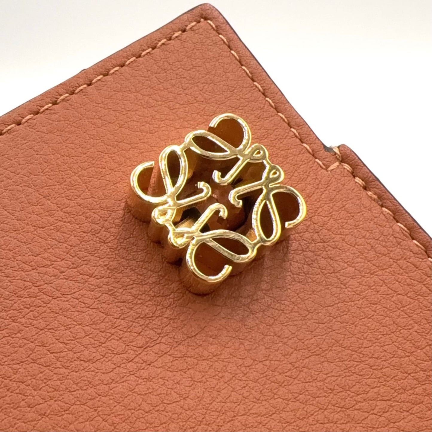 Loewe Dice Pocket Leather Brown Shoulder Bag Gold — view 5