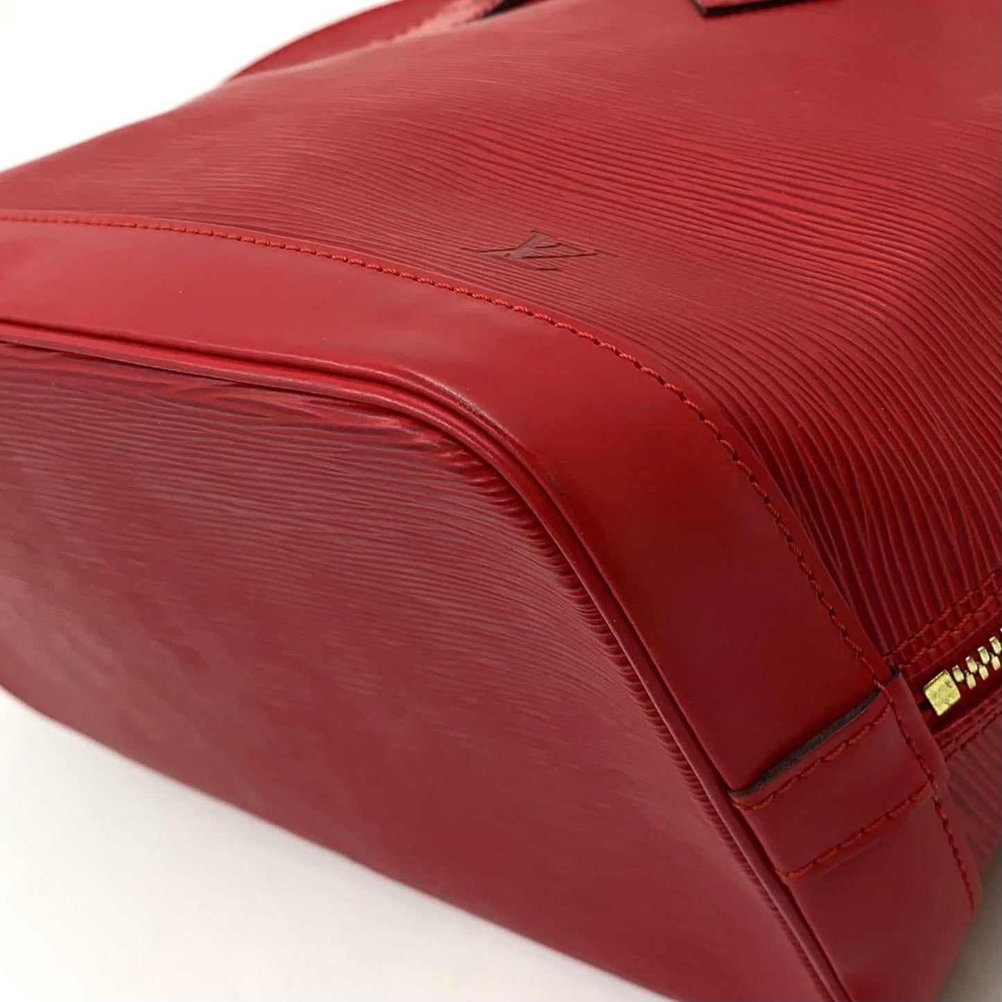 Louis Vuitton Alma Epi Castilian Red Leather Handbag Gold — view 8