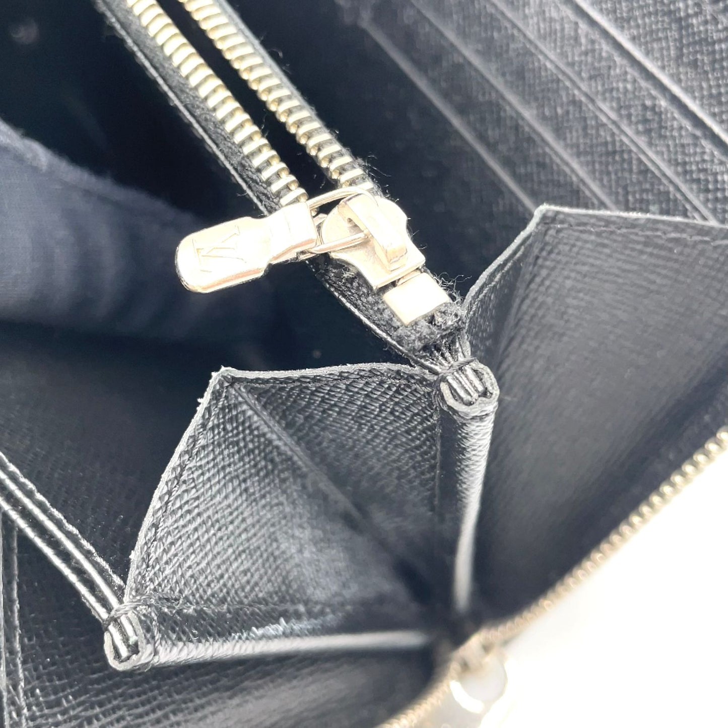 Louis Vuitton Zippy Wallet Epi Noir Leather Black Zip Around Silver — view 9