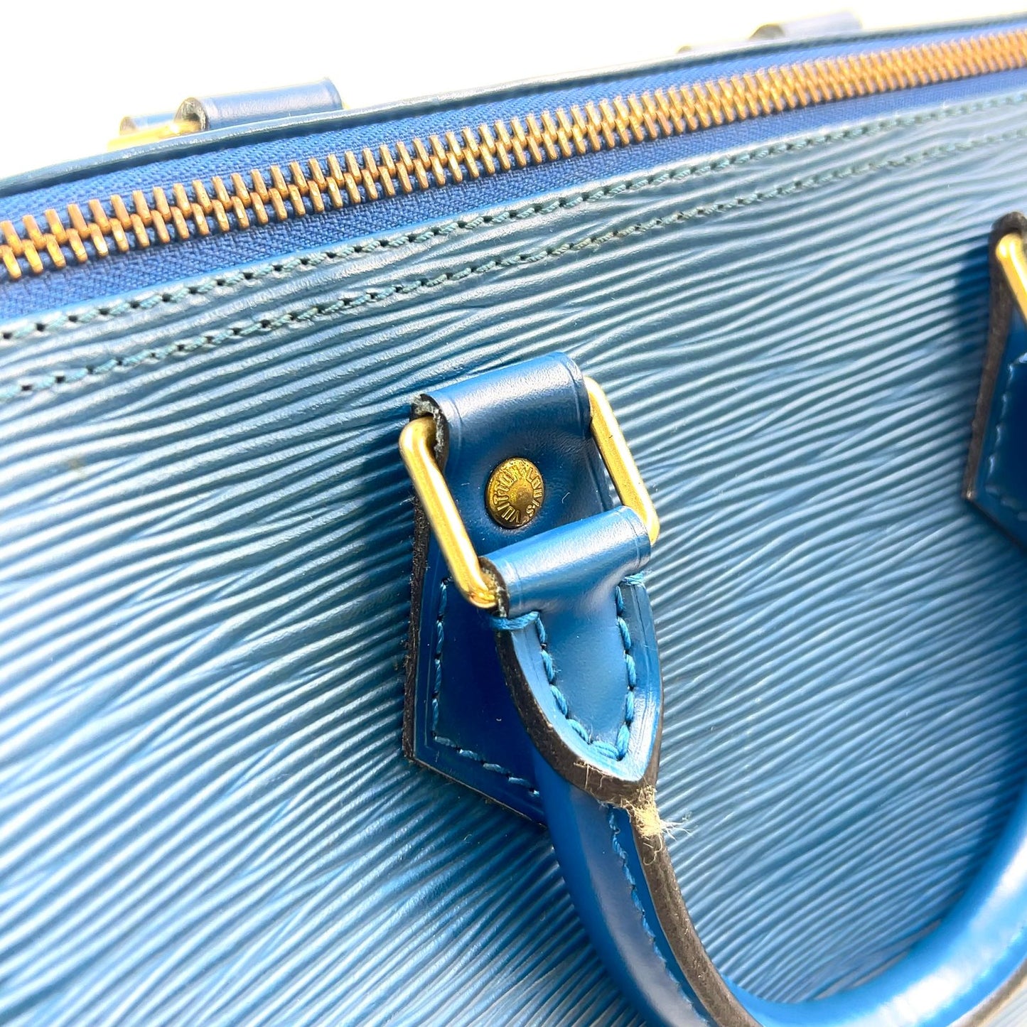 Louis Vuitton Speedy 25 Epi Toledo Blue Leather Handbag Gold — view 8