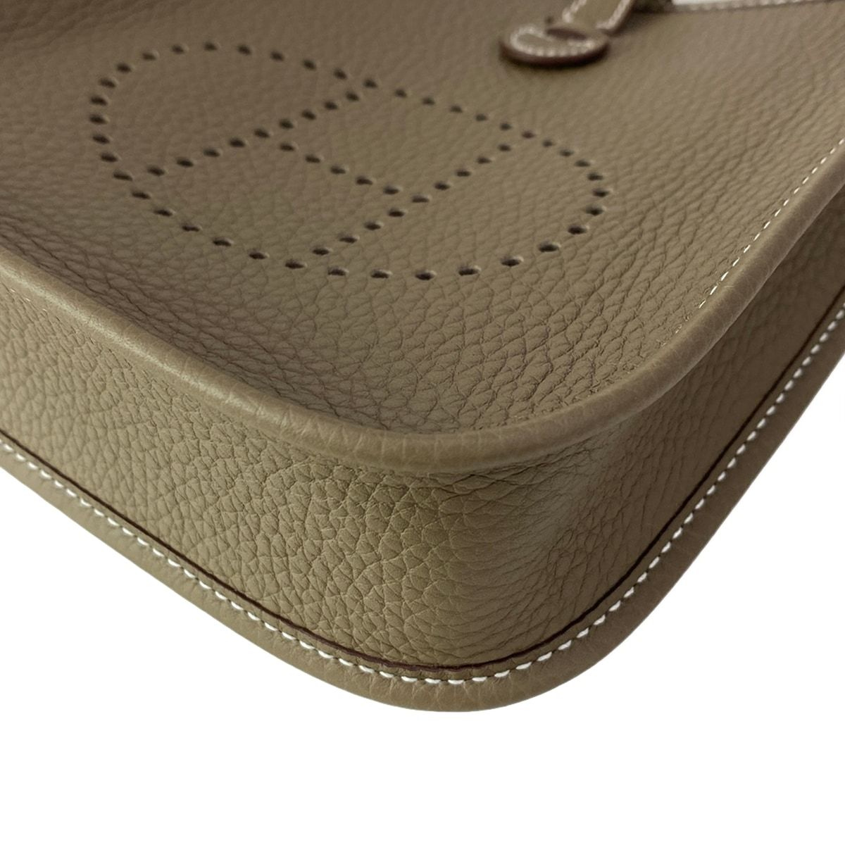 Hermes Shoulder Bag Evelyne TPM Amazon Etoupe Gold — view 6