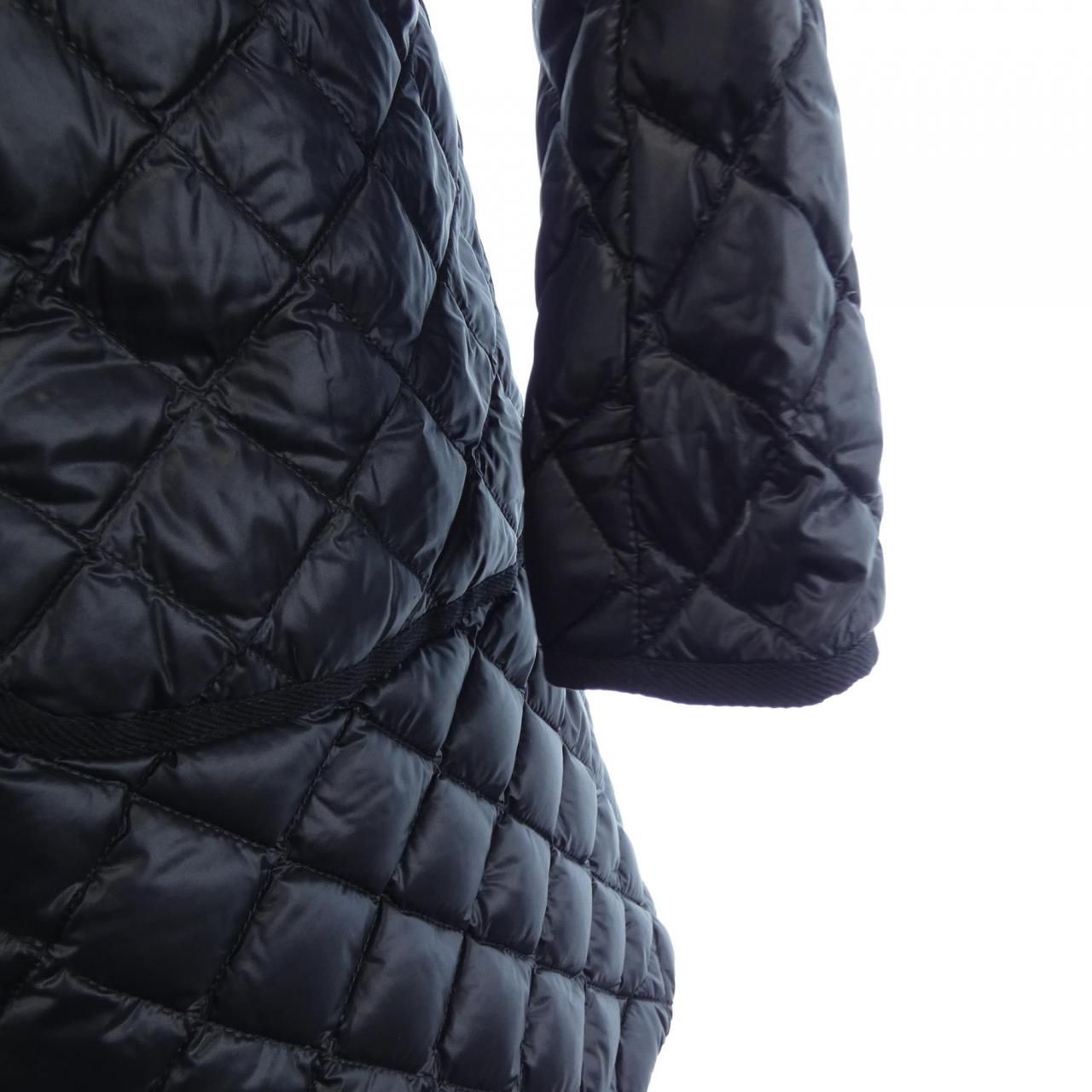 Moncler Barrois Down Coat — view 7