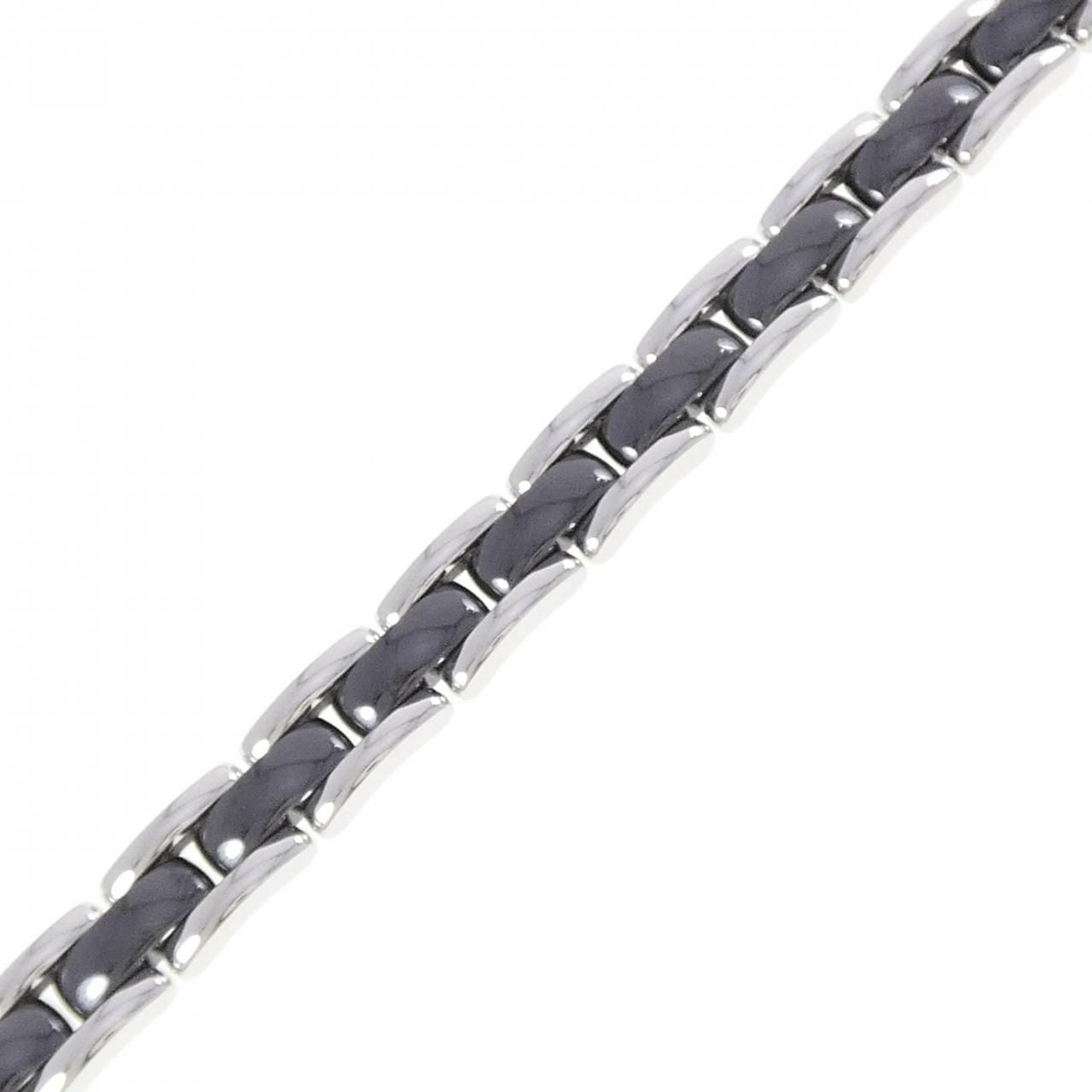 Chanel Ultra Noire Bracelet