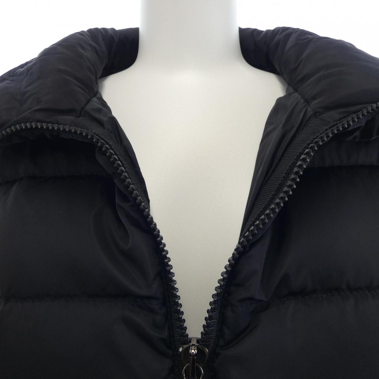 Moncler S Seira Down Jacket — view 6