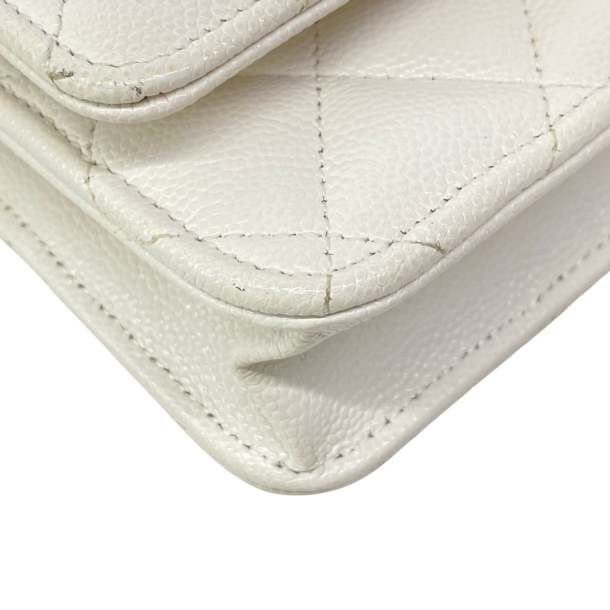 Chanel Wallet Quilted White Chain Gold Metal — view 7