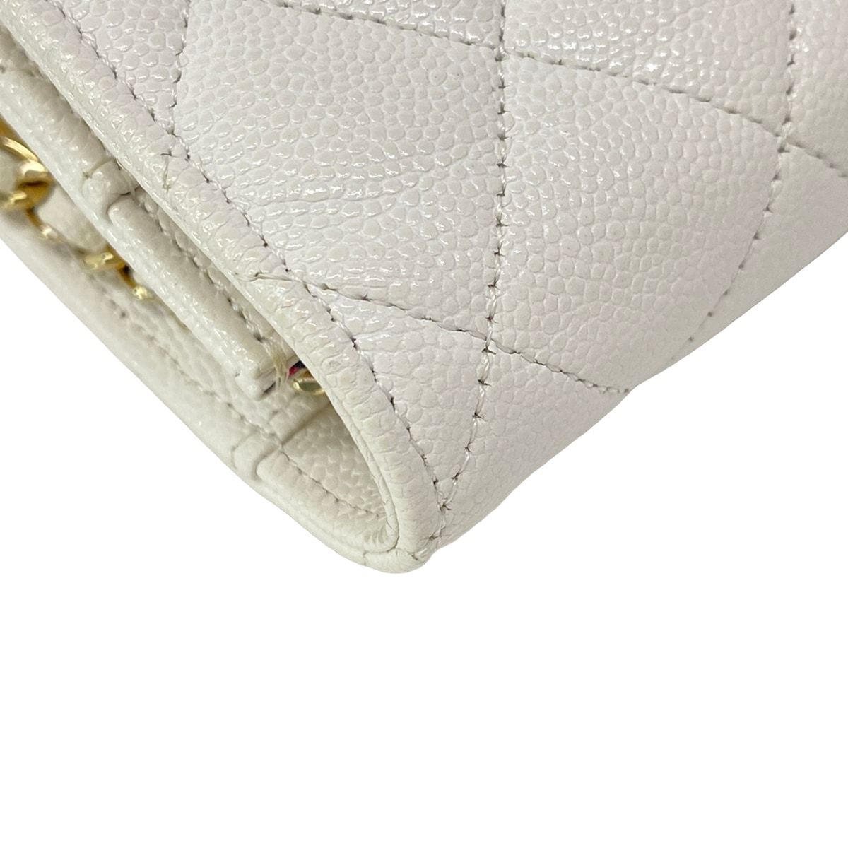 Chanel Wallet Quilted White Chain Gold Metal — view 8
