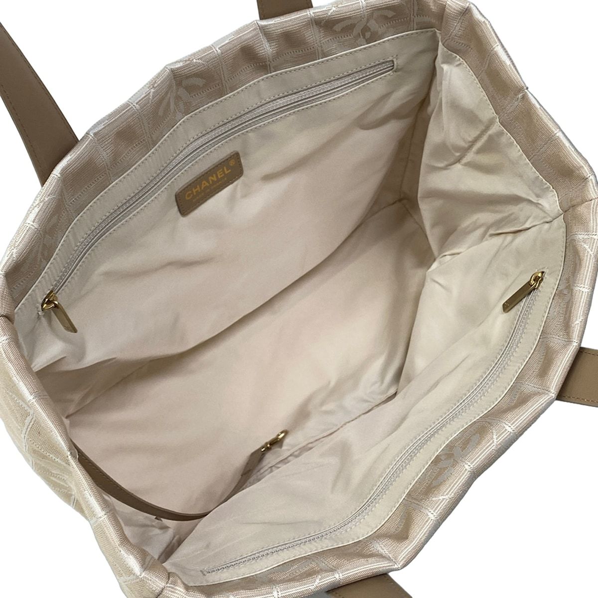 Chanel Handbag New Travel Line Ivory Beige Leather — view 7