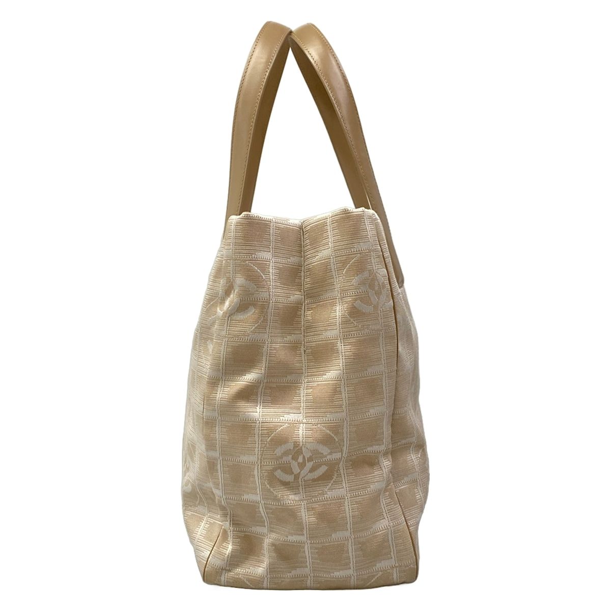 Chanel Handbag New Travel Line Ivory Beige Leather — view 2
