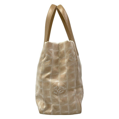 Chanel Handbag New Travel Line Ivory Beige Leather — view 2