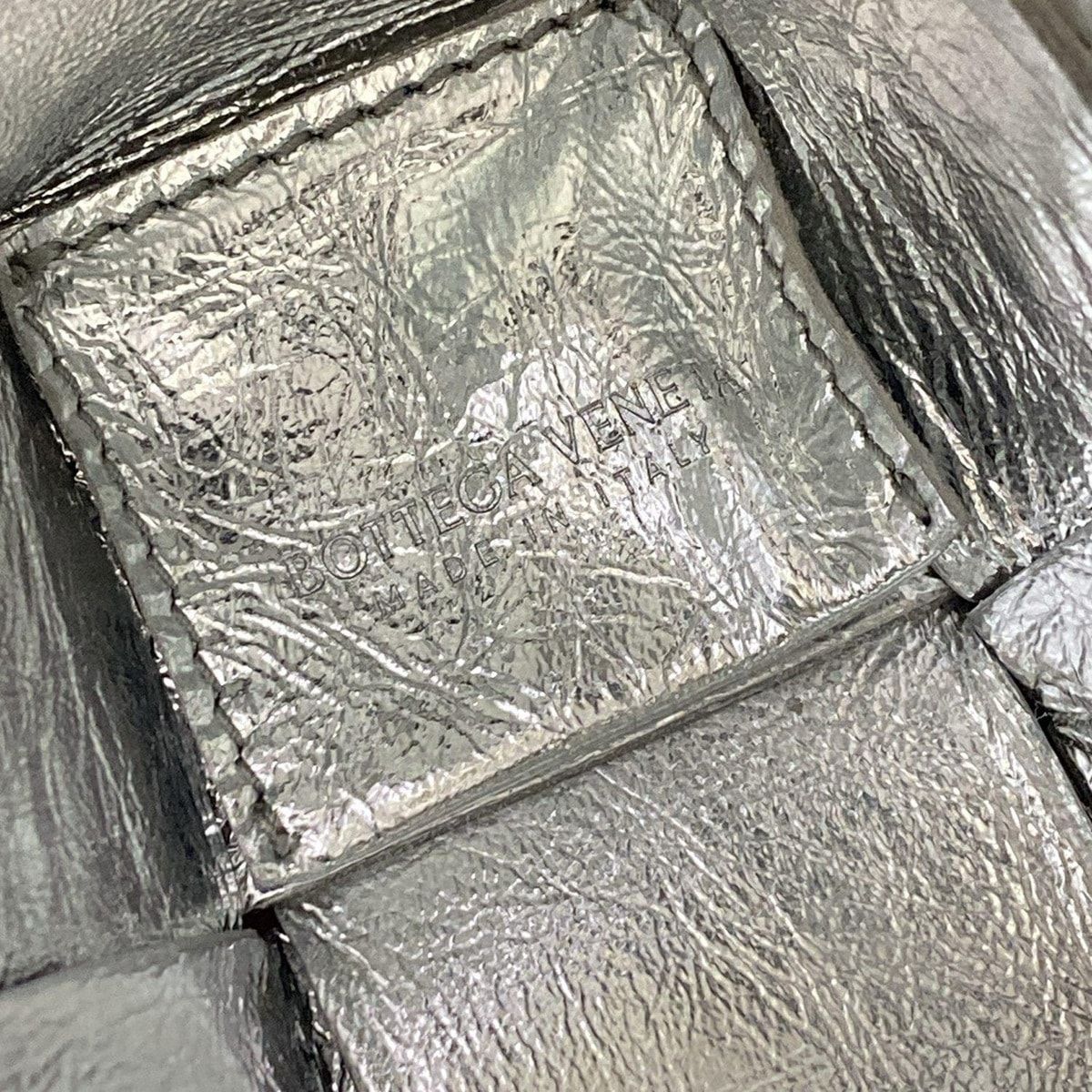 Bottega Veneta Shoulder Bag Cassette Silver Leather — view 9