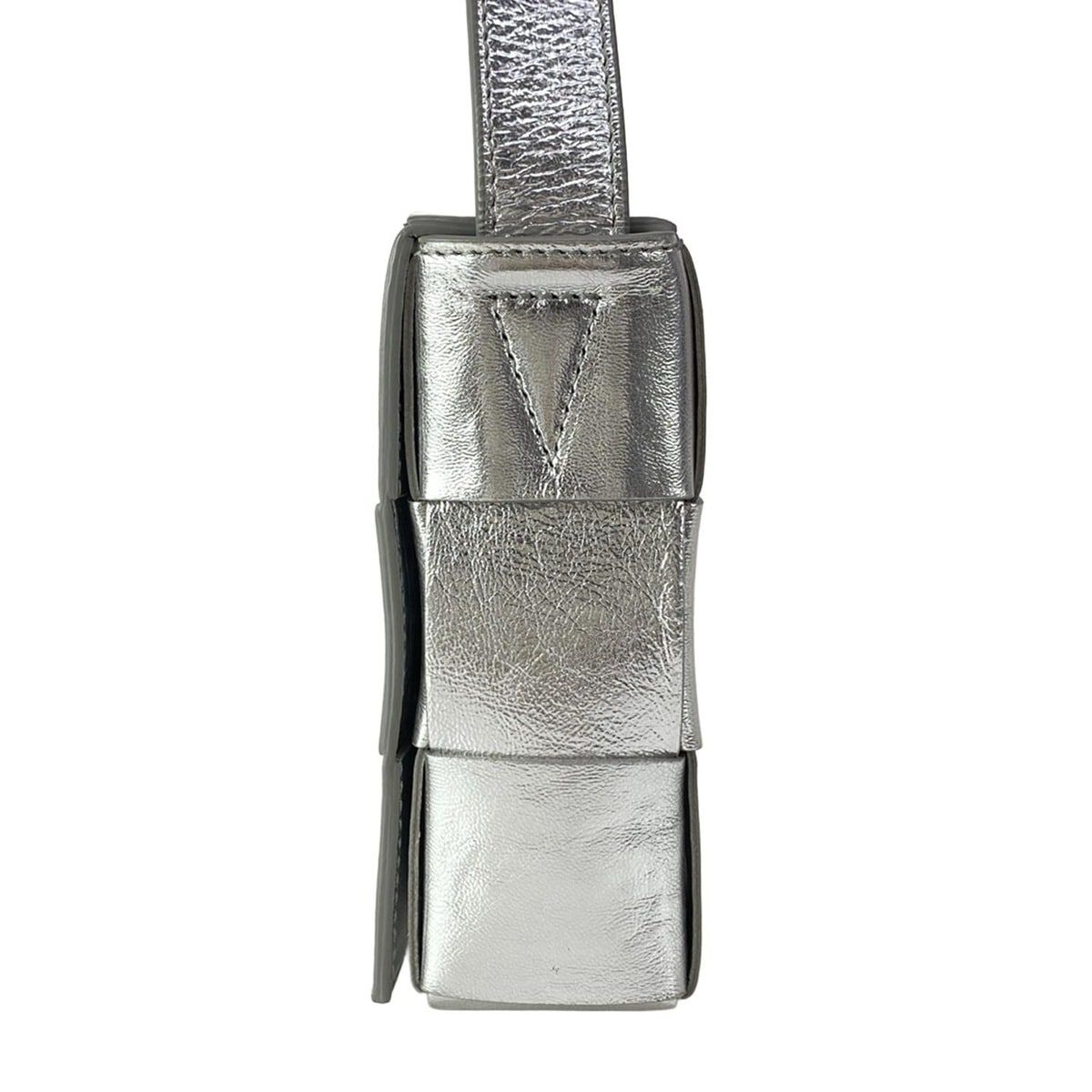 Bottega Veneta Shoulder Bag Cassette Silver Leather — view 4