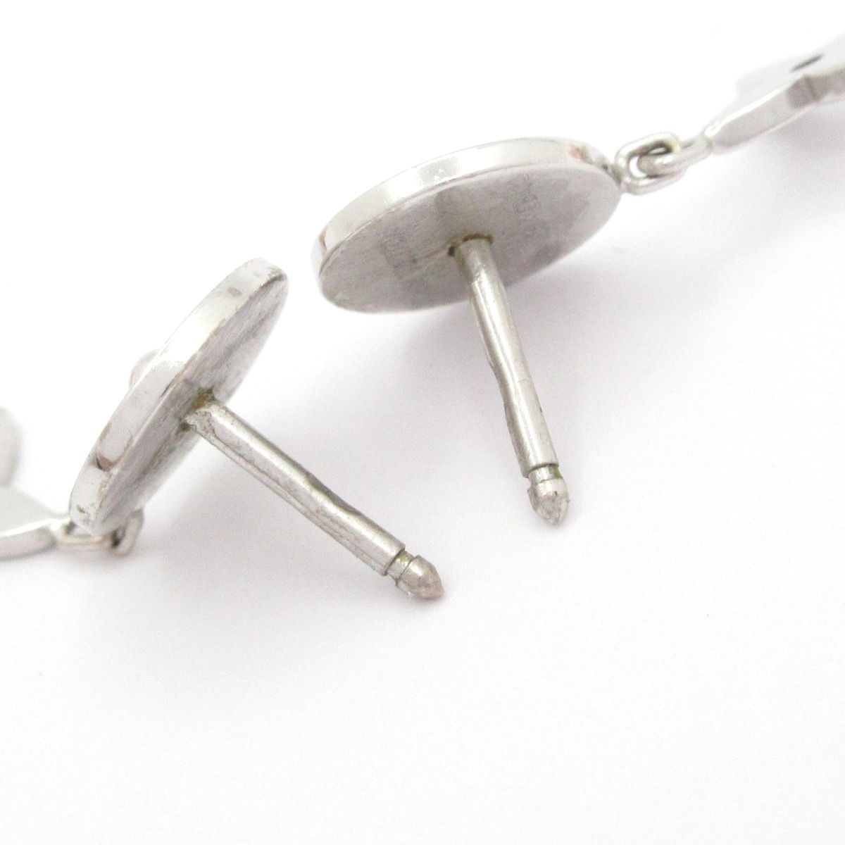 Louis Vuitton Earrings Pe Loulou Pandandreille 18k White Gold Pearl — view 4