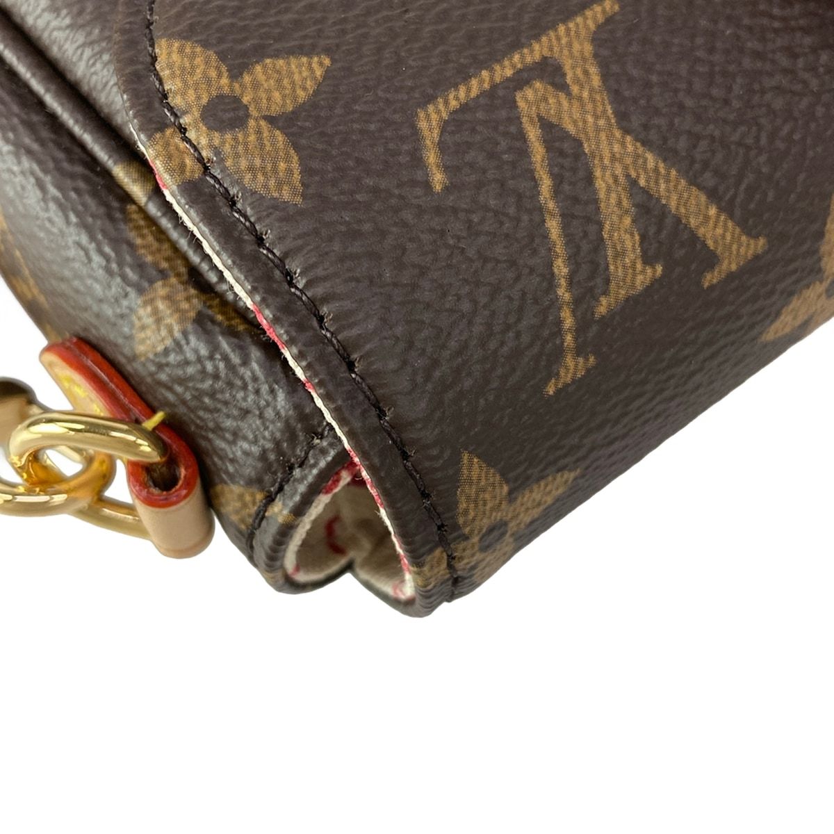 Louis Vuitton Wallet Monogram on Chain — view 8