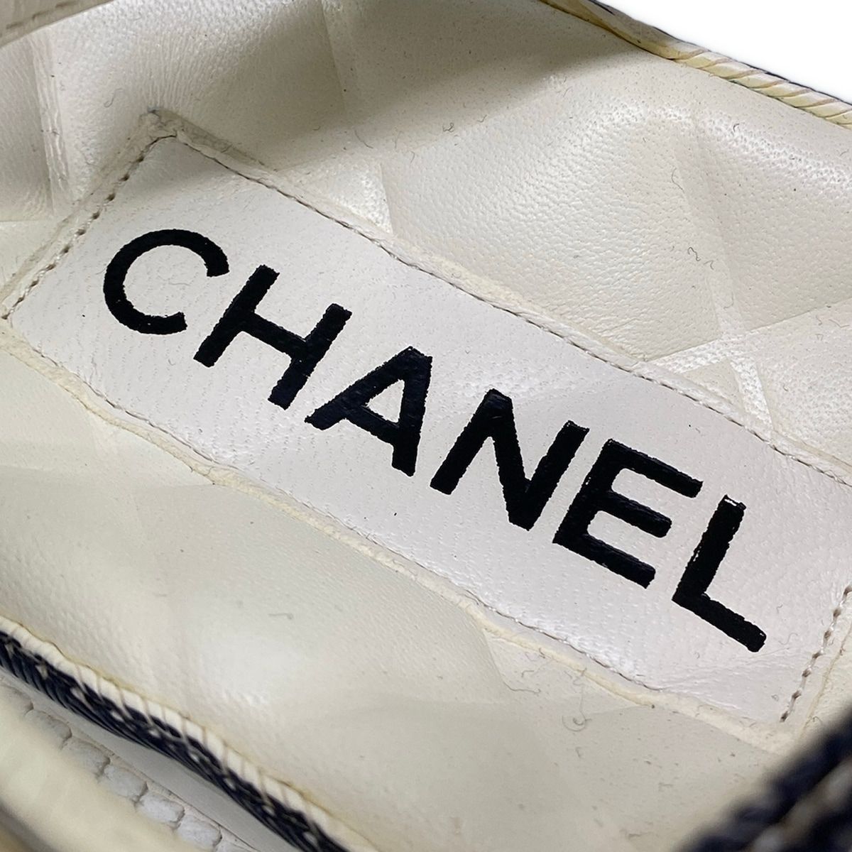 Chanel Sandals 34 C White Black CC Logo Velcro Leather — view 8