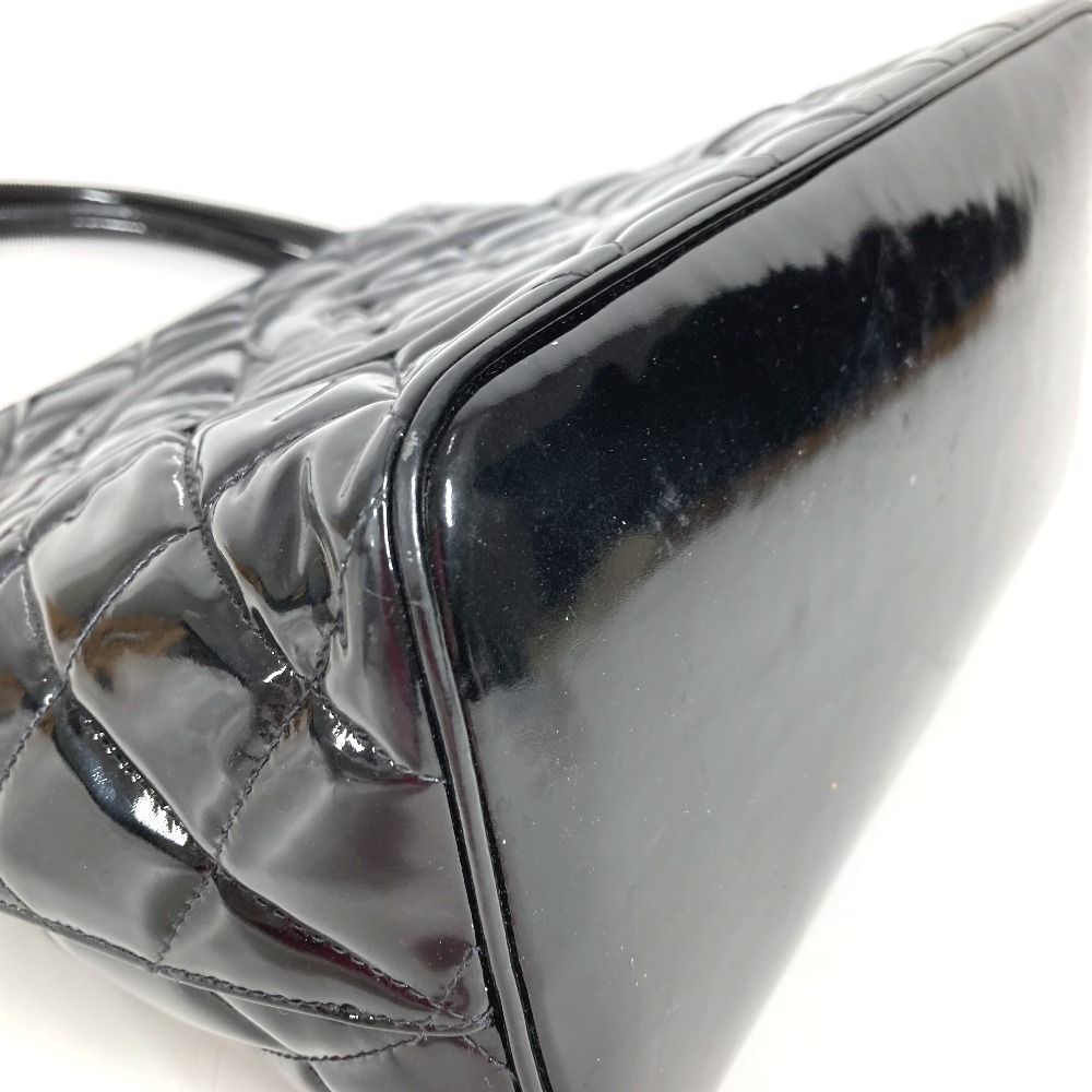 Chanel Tote Reissue Enamel Black — view 5