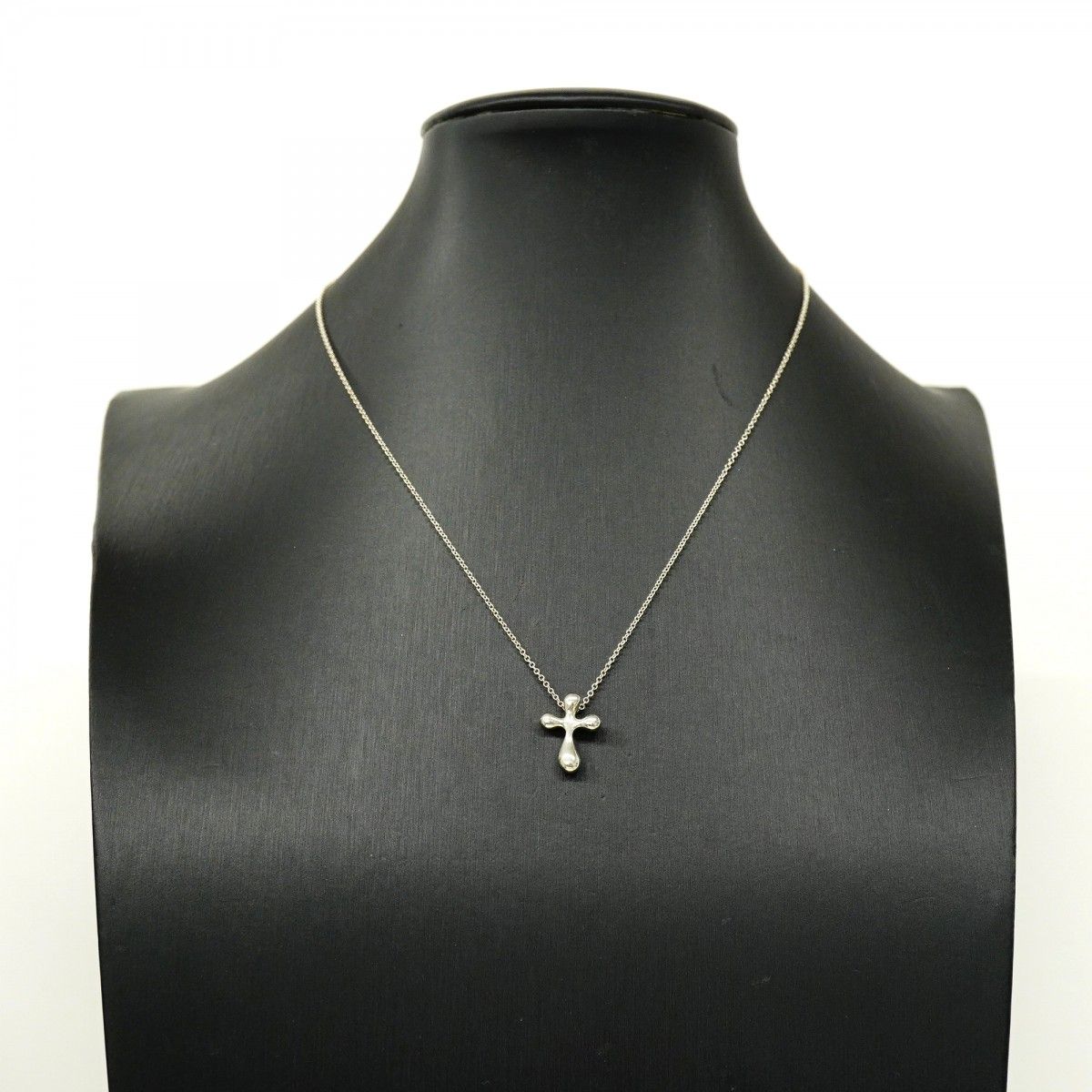 Tiffany & Co Necklace Small Cross Silver — view 6