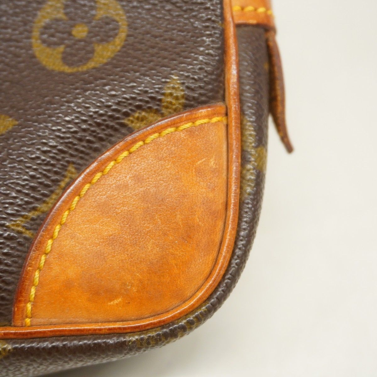Louis Vuitton Clutch Monogram Marly Dragonne PM Brown — view 8