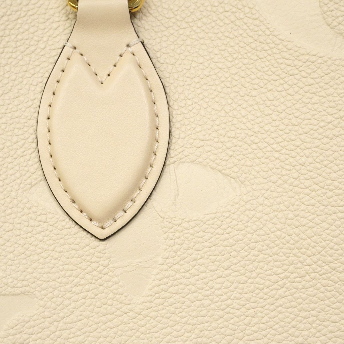 Louis Vuitton Tote Monogram Empreinte On The Go Cream 2-Way — view 9