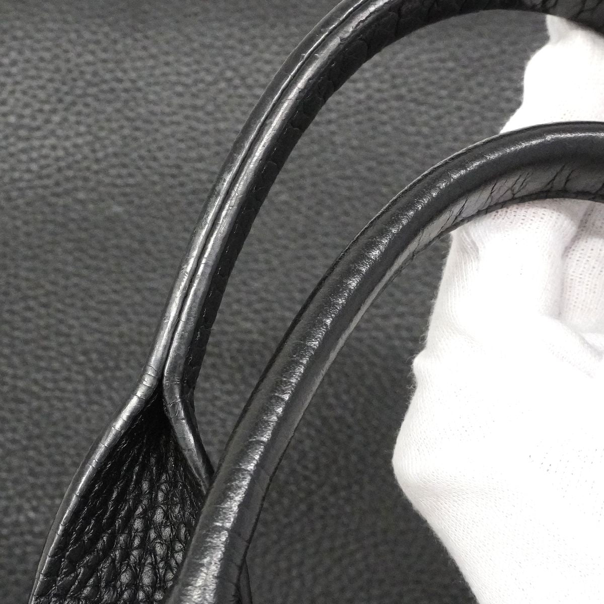 Louis Vuitton Tote Taurillon Cabas Voyage NV Black — view 8