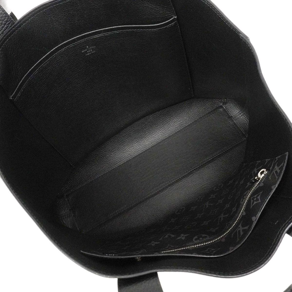 Louis Vuitton Tote Taurillon Cabas Voyage NV Black — view 4