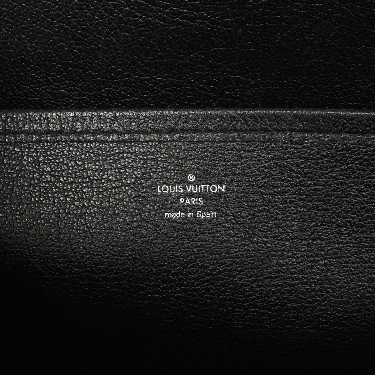 Louis Vuitton Tote Taurillon Cabas Voyage NV Black — view 5
