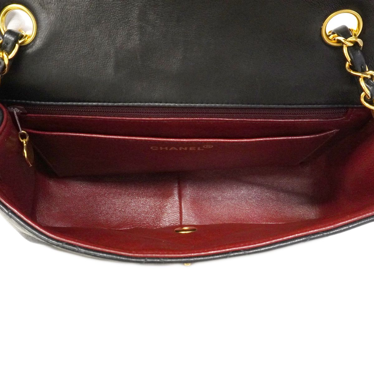 Chanel Shoulder Bag Diana Lambskin Black Gold — view 4