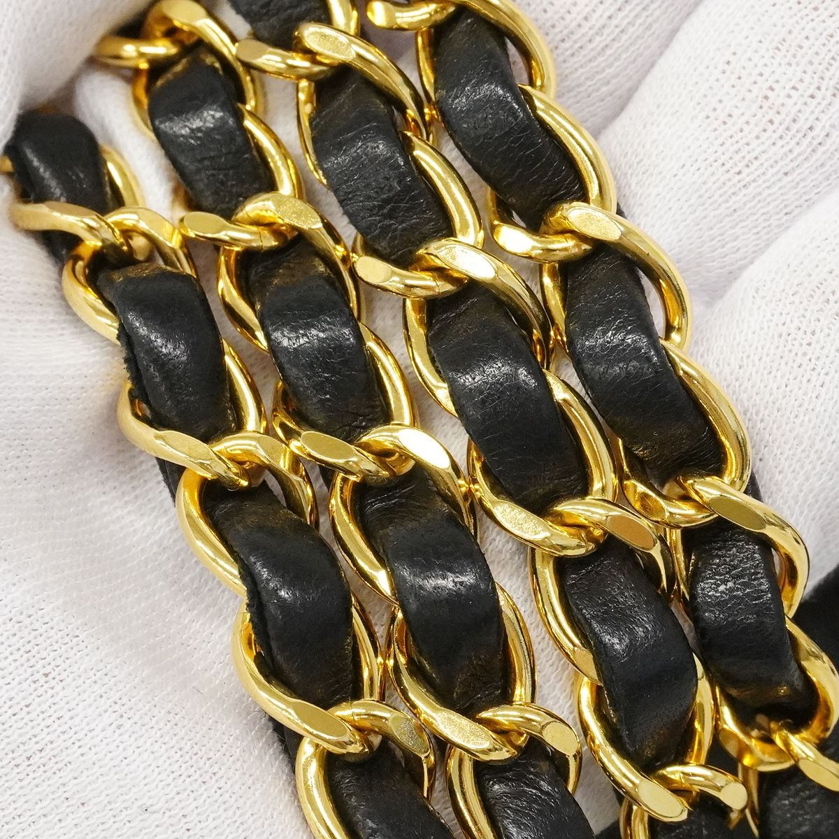 Chanel Shoulder Bag Diana Lambskin Black Gold — view 9