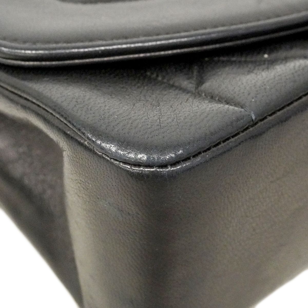 Chanel Shoulder Bag Diana Lambskin Black Gold — view 6