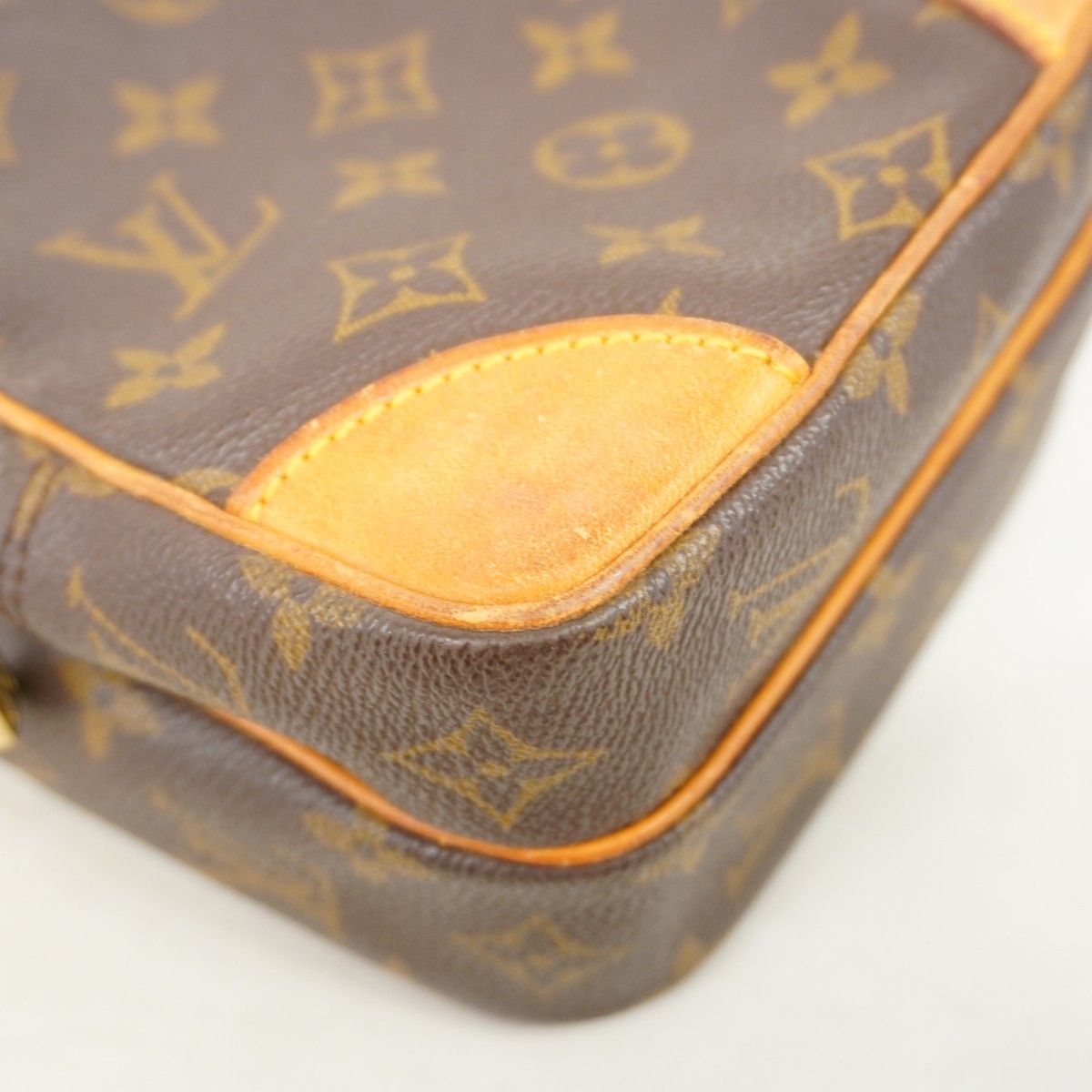 Louis Vuitton Shoulder Bag Monogram Amazon Brown — view 6