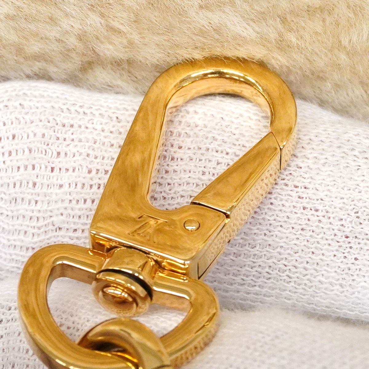 Louis Vuitton Handbag Capucines Ewmini Cream 2-Way — view 7