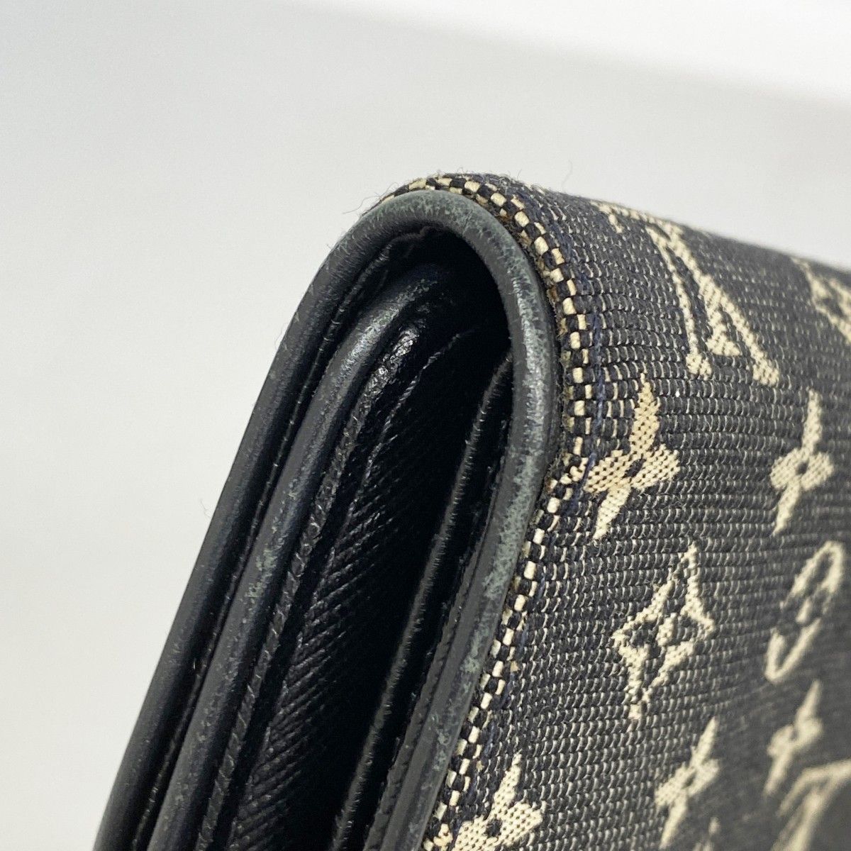 Louis Vuitton Trifold Wallet Monogram Mini Porte Tresor International Noir — view 6