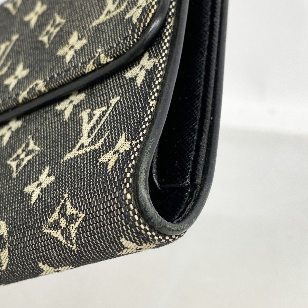 Louis Vuitton Trifold Wallet Monogram Mini Porte Tresor International Noir — view 5