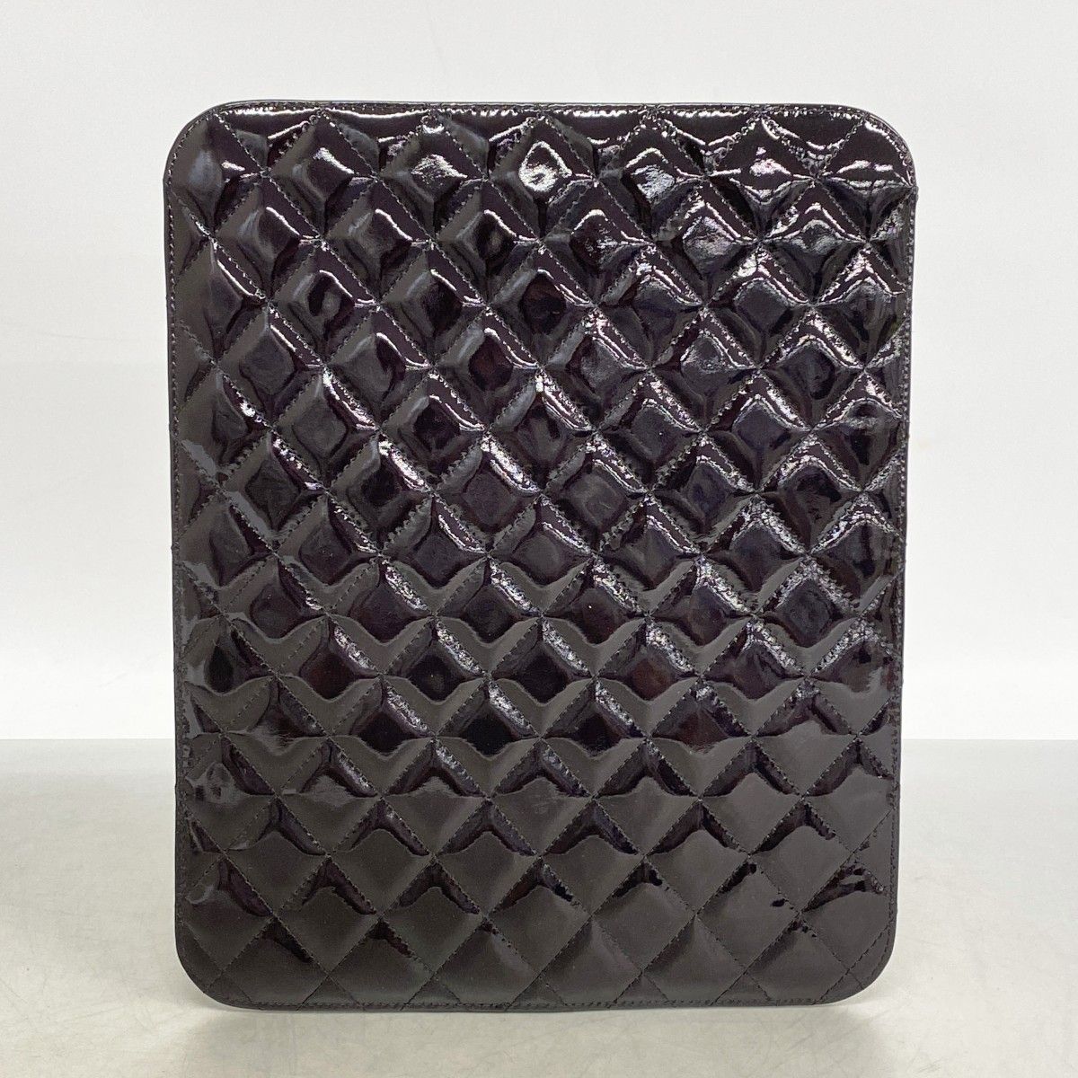Chanel iPad Case Quilted Patent Leather Black Silver — view 6