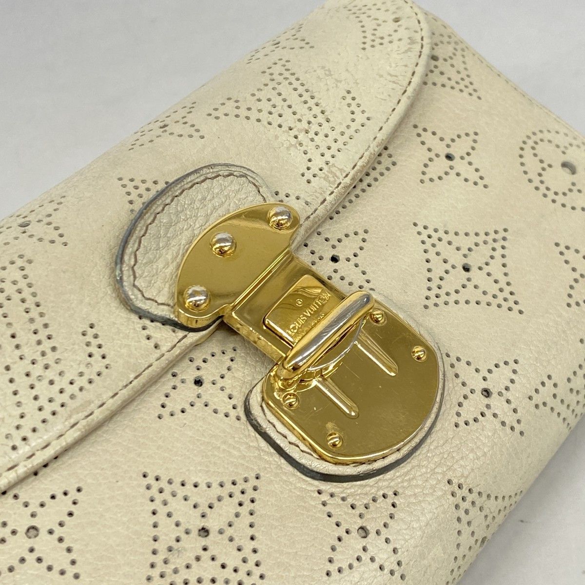 Louis Vuitton Trifold Wallet Mahina Portefeuille Amelia — view 7