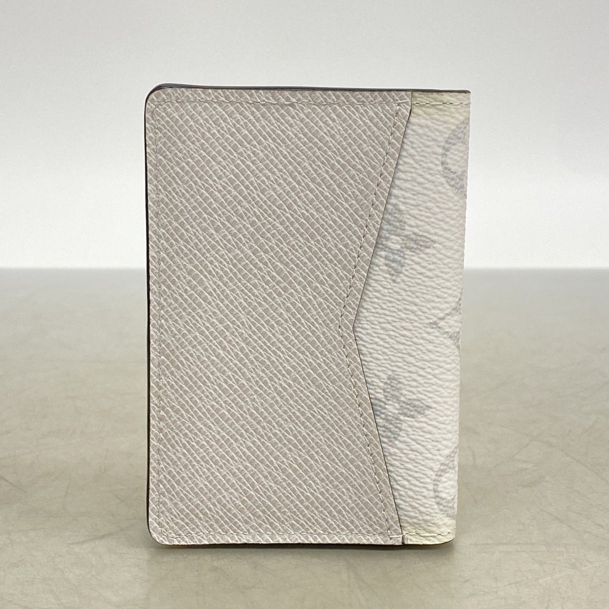 Louis Vuitton Card Case Taigarama Organizer de Poche Antarctic — view 7