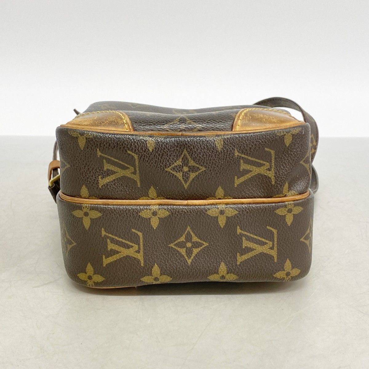Louis Vuitton Shoulder Bag Monogram Amazon Brown — view 3