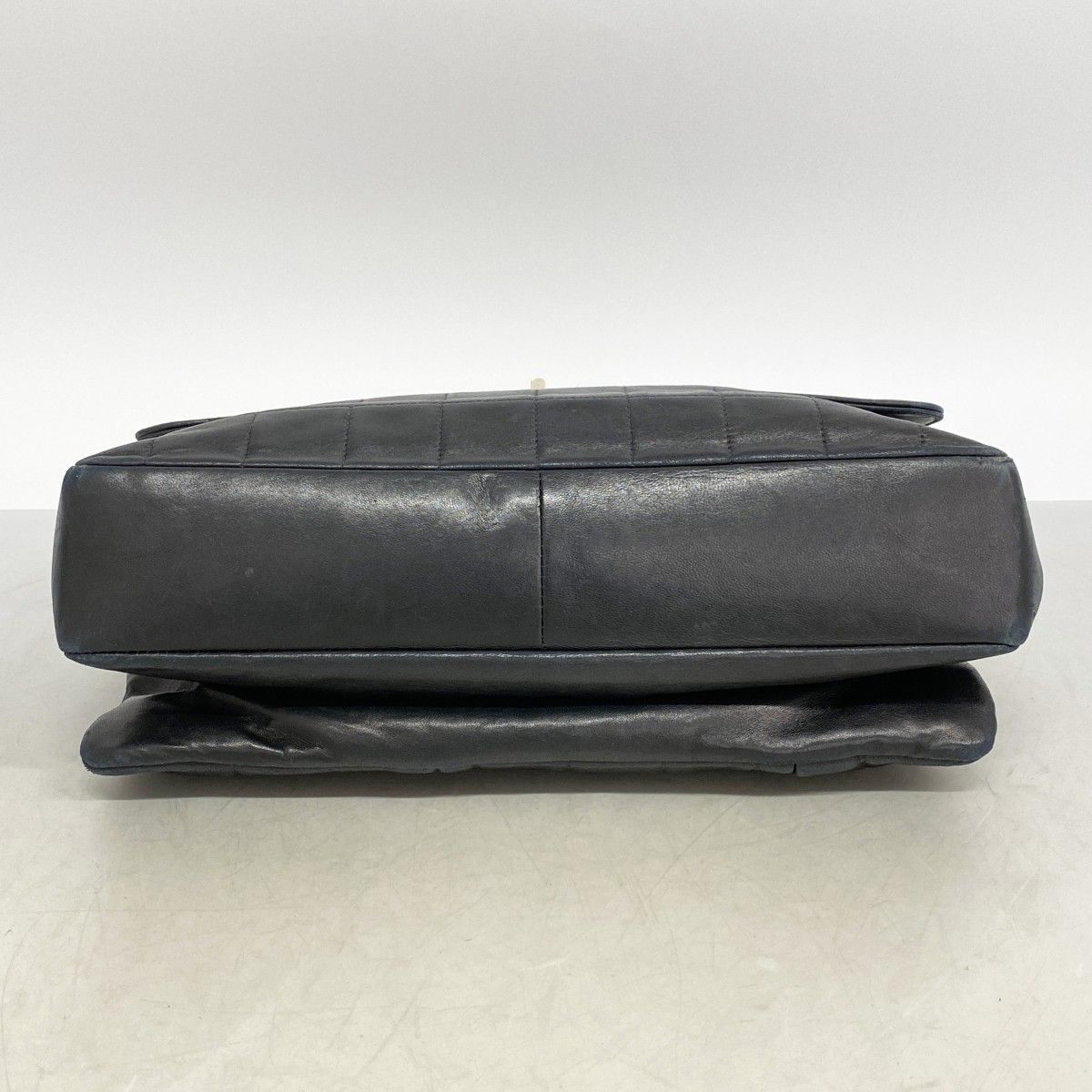Chanel Shoulder Bag 2.55 Choco Bar Lambskin Black Silver — view 3
