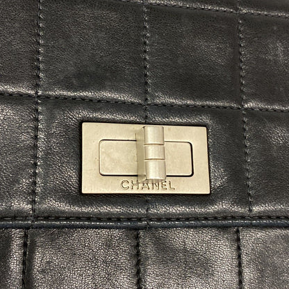 Chanel Shoulder Bag 2.55 Choco Bar Lambskin Black Silver — view 9