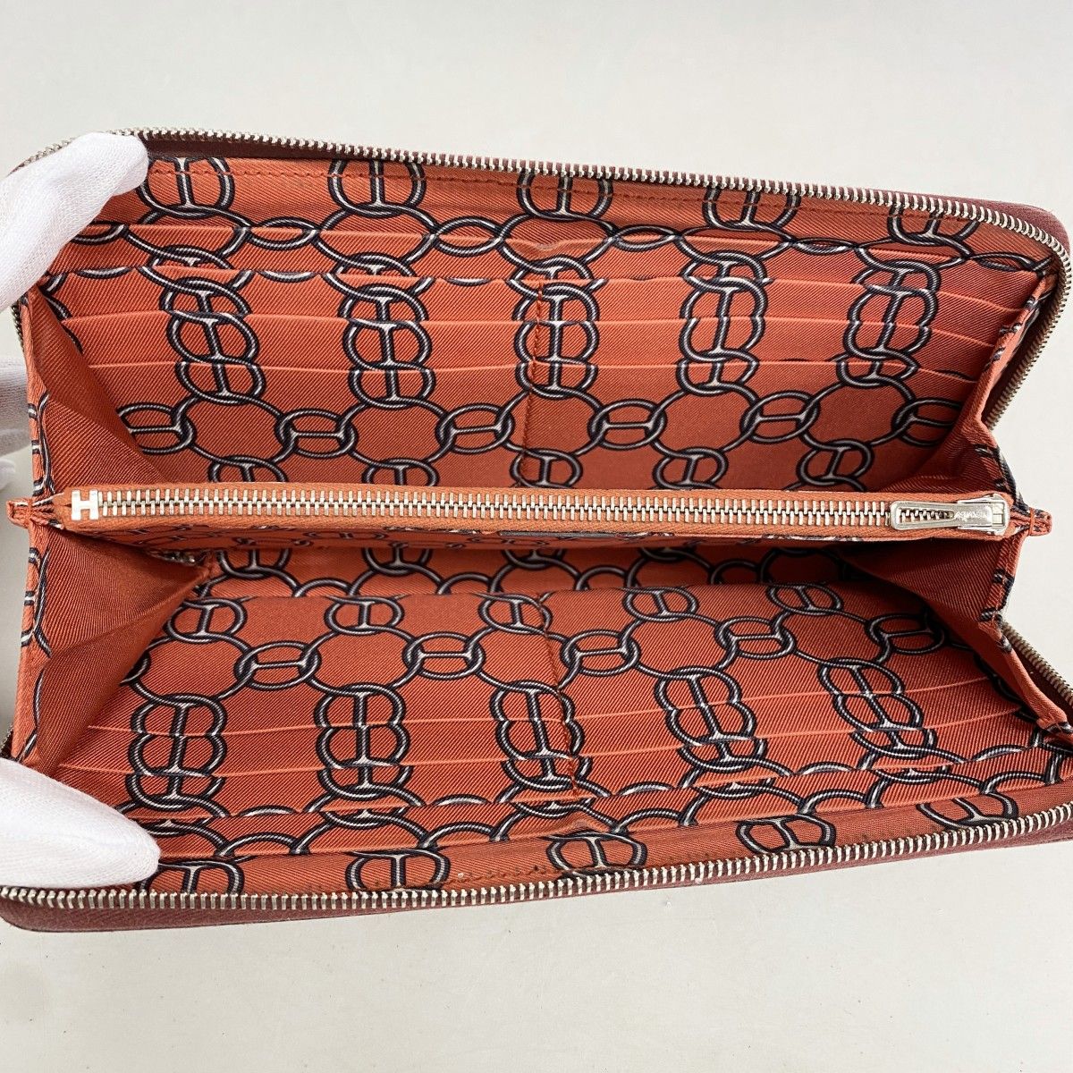 Hermes Wallet Azap Long Silk in Veau Rouge Ash Silver — view 3