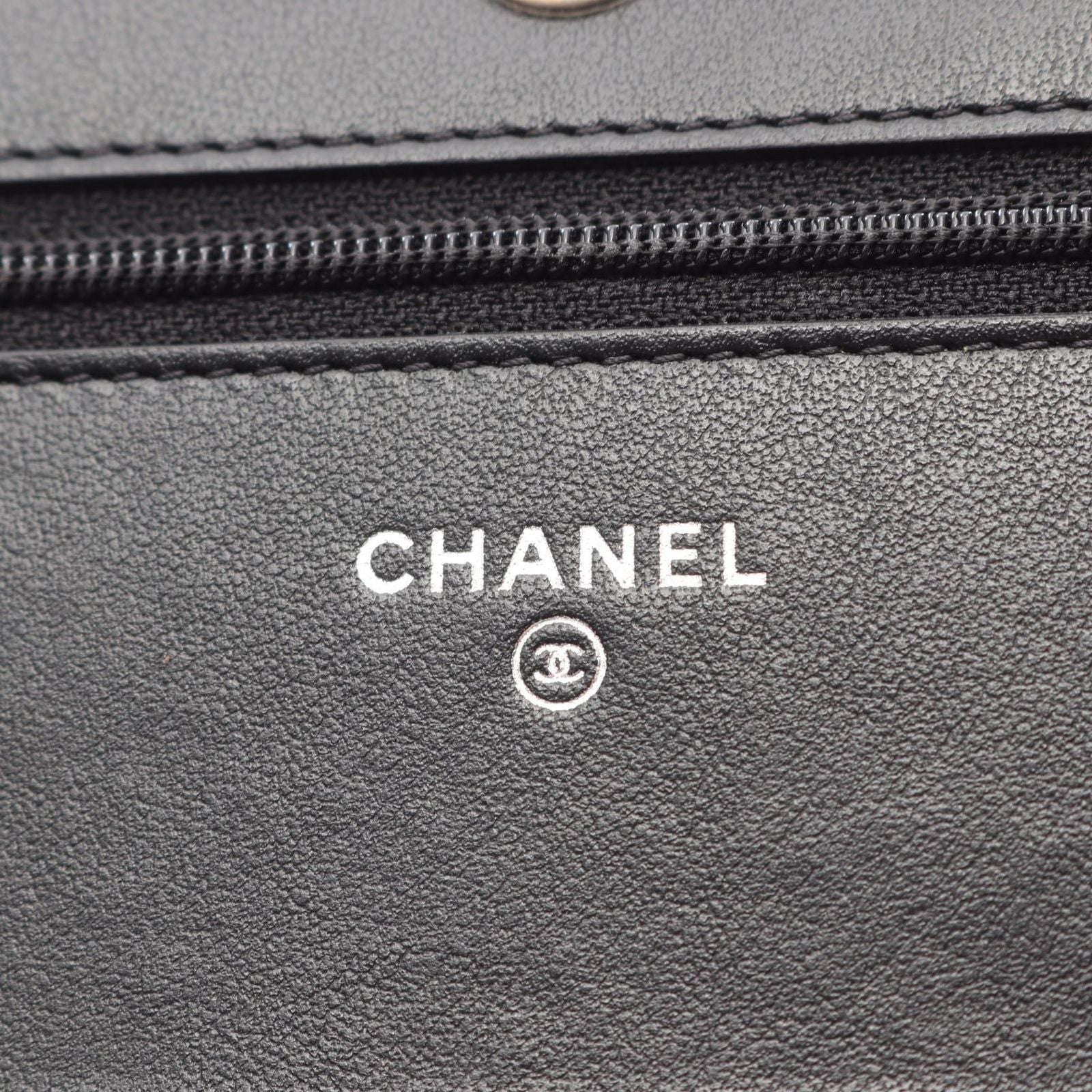 Chanel Shoulder Bag Quilted Black White Fabric Leather Chain Wallet — view 5