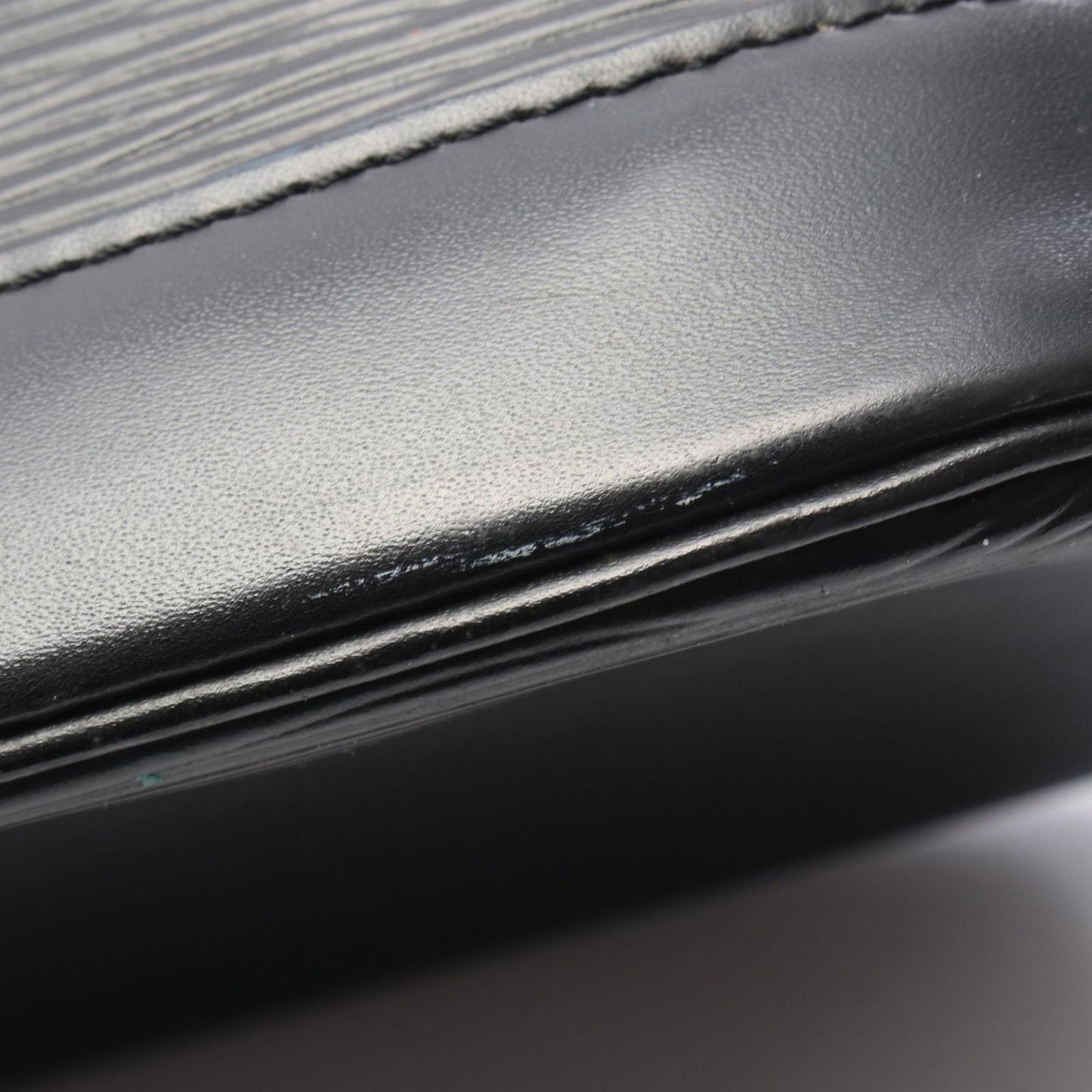Louis Vuitton Handbag Alma Noir Leather — view 6