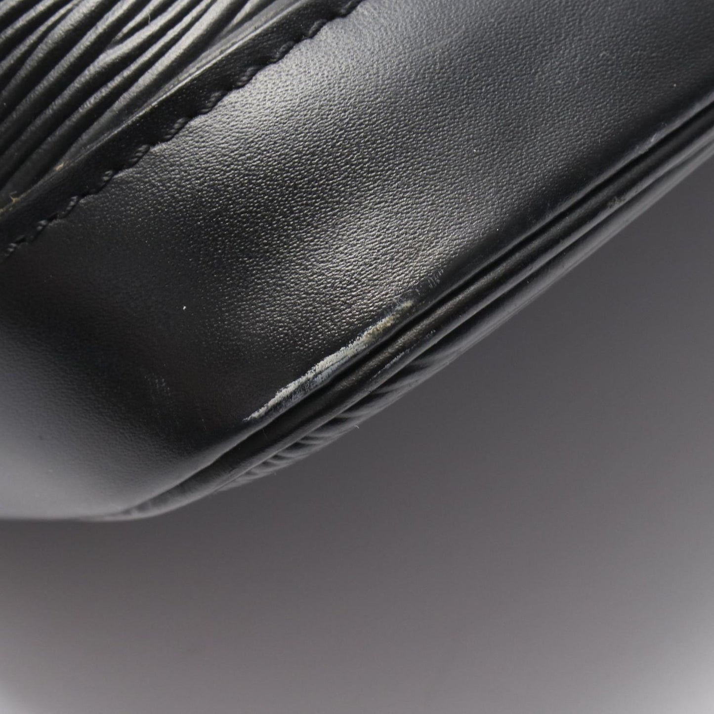 Louis Vuitton Handbag Alma Noir Leather — view 7