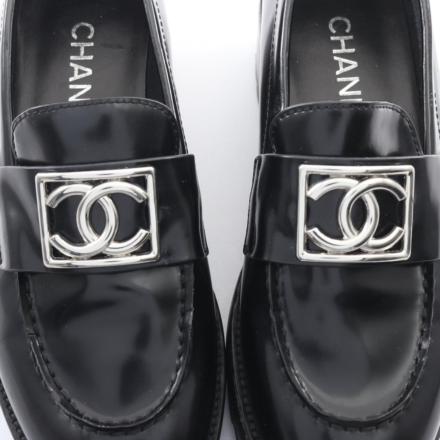 Chanel Loafers CC Logo Black Leather — view 7