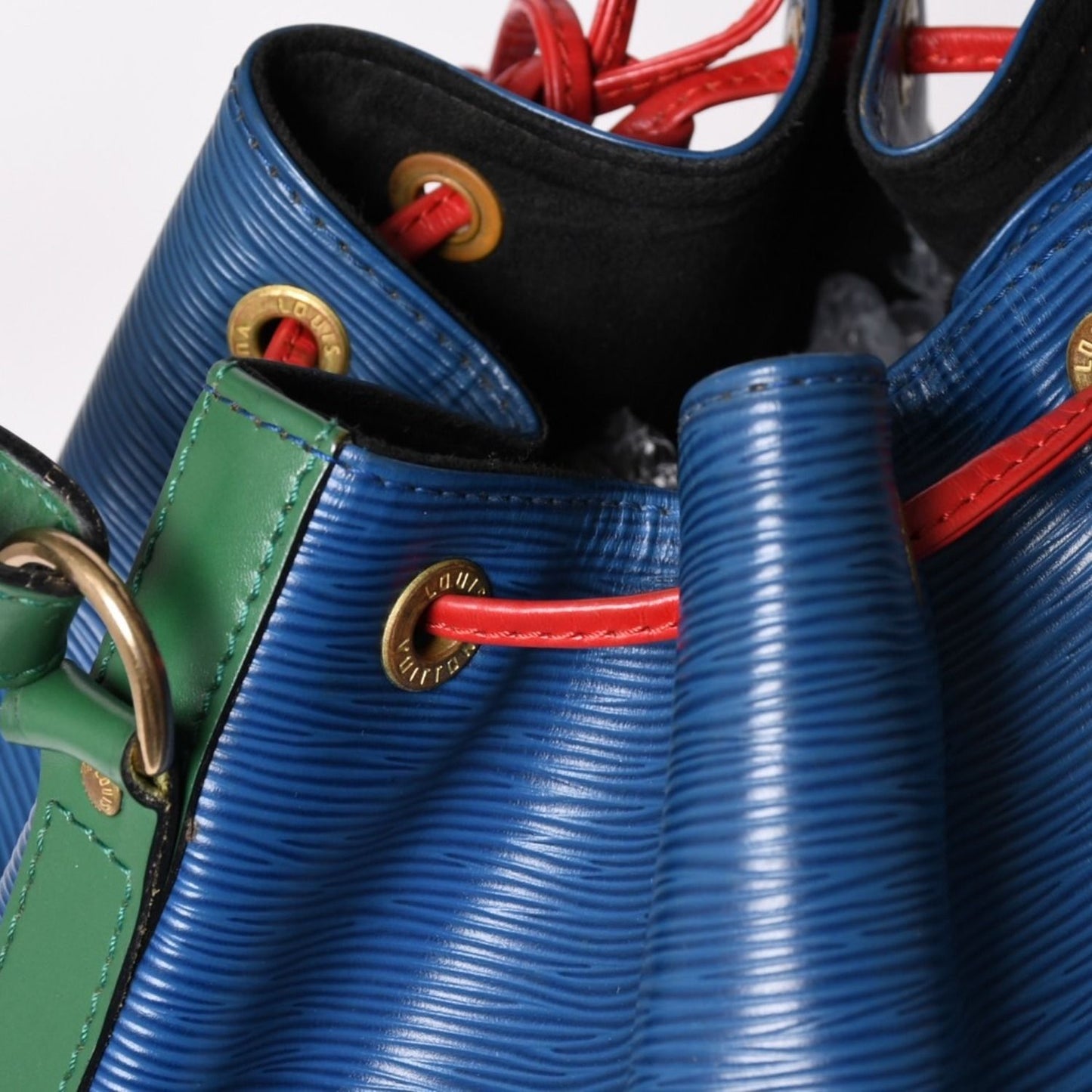 Louis Vuitton Epi Noe Tricolor Drawstring Shoulder Bag Toledo Blue Castilian — view 5