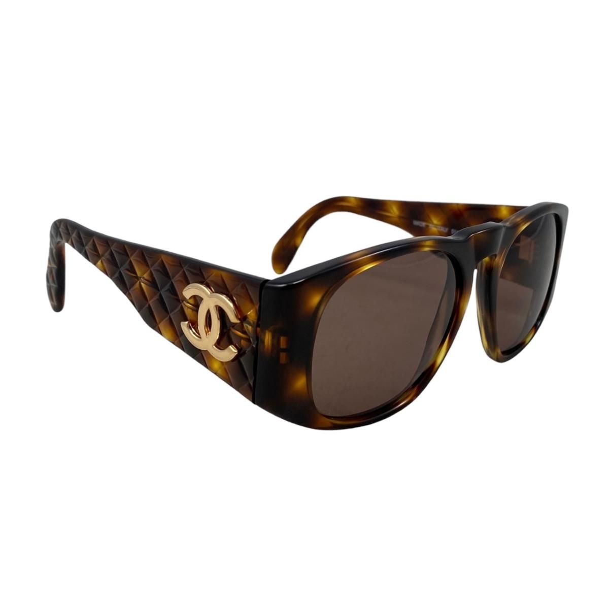 Chanel Sunglasses Quilted CC Logo Tortoiseshell Pattern Brown Gold Eyewear — view 2