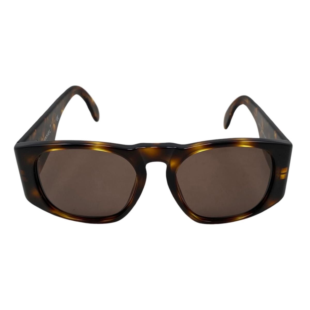 Chanel Sunglasses Quilted CC Logo Tortoiseshell Pattern Brown Gold Eyewear — view 3