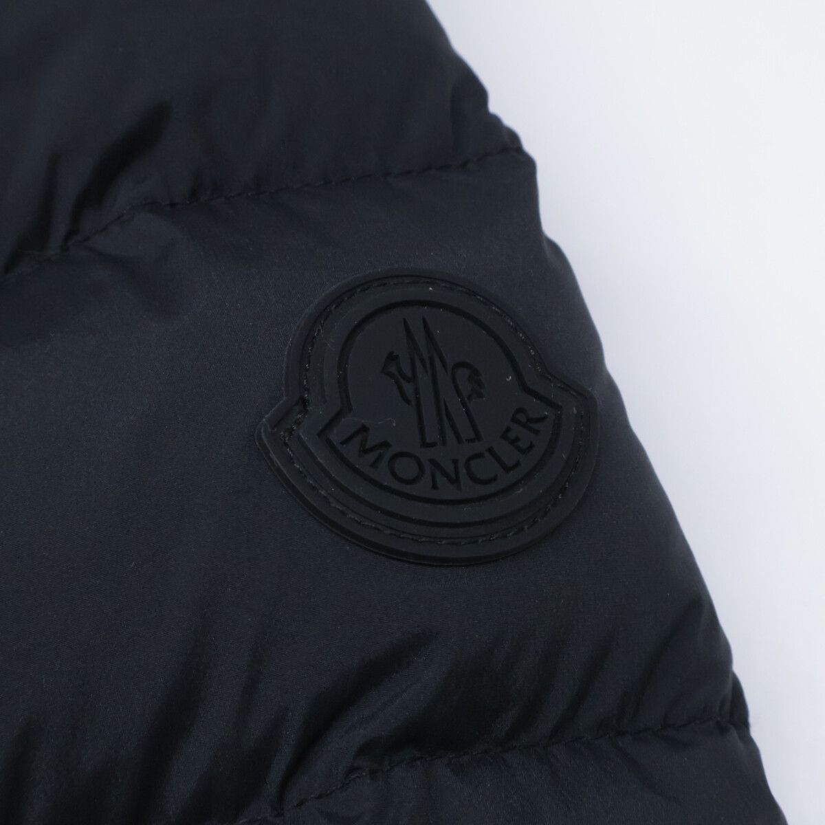 Moncler Herbe Nylon Hooded Short Down Jacket — view 9