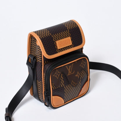 Louis Vuitton Amazon Messenger Shoulder Bag Damier Giant NIGO LV Squared — view 3