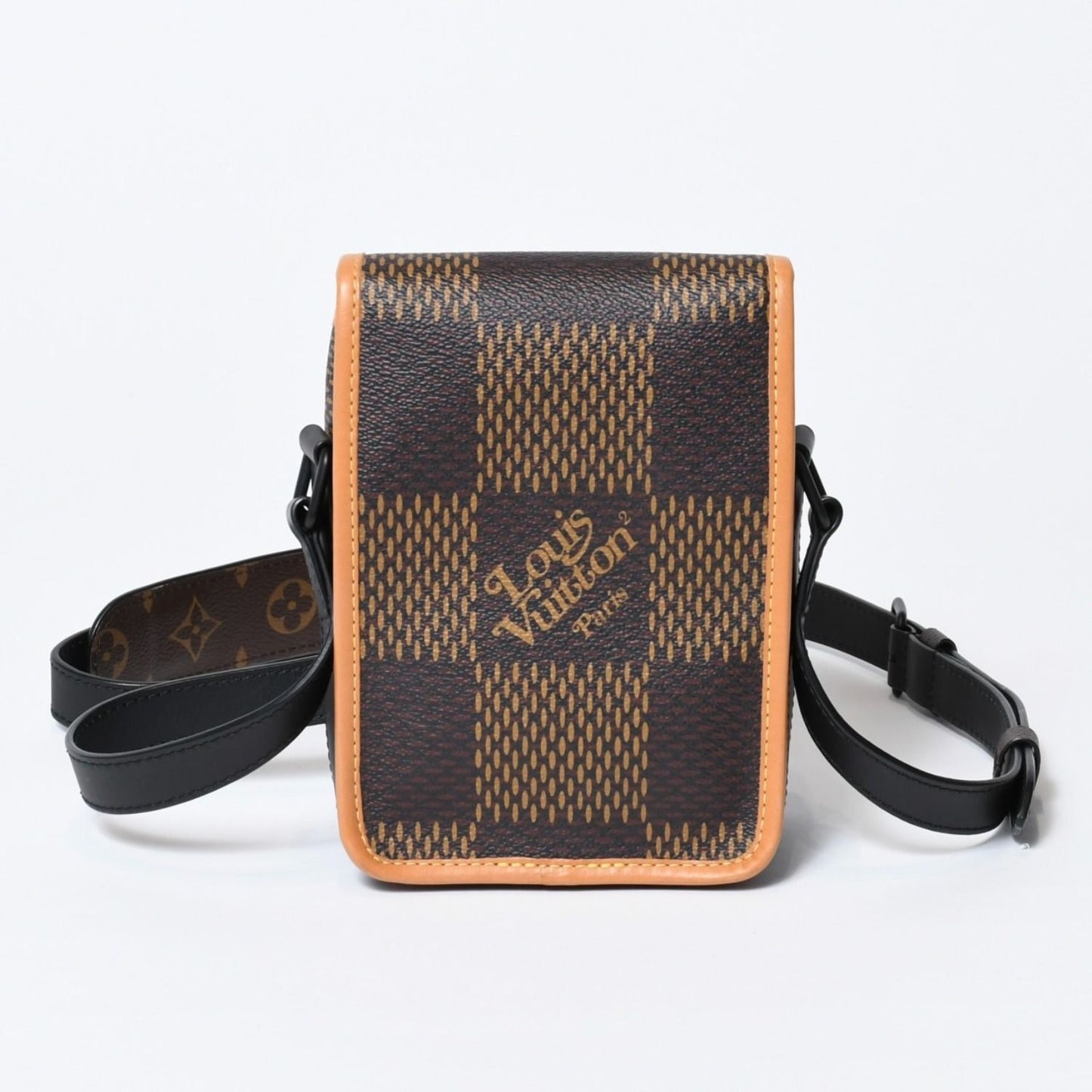 Louis Vuitton Amazon Messenger Shoulder Bag Damier Giant NIGO LV Squared — view 2